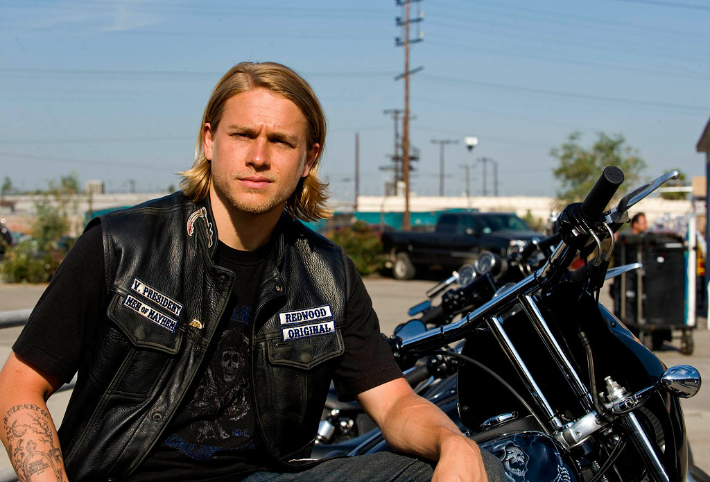 Tracy Gibson Charlie Hunnam Wallpaper
