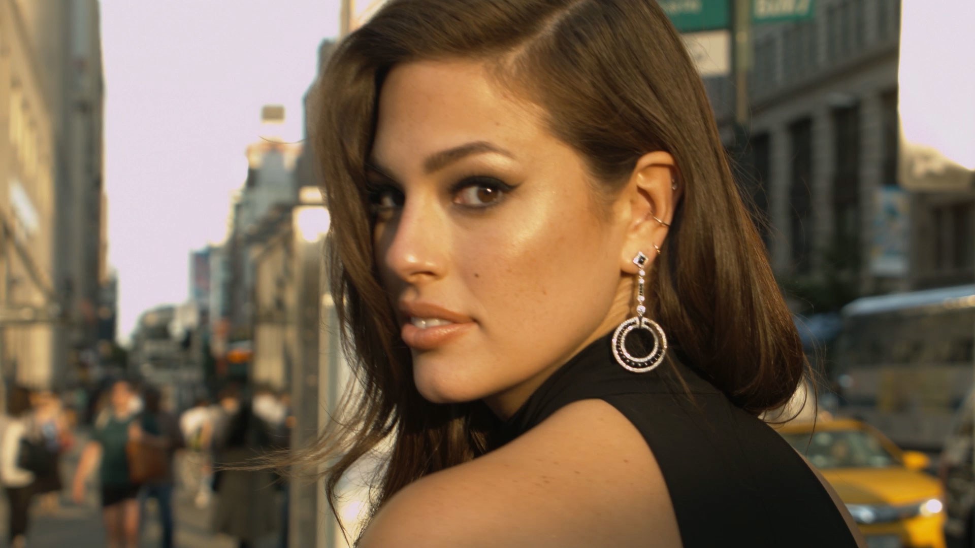 Ashley Graham Takes The Cameras Along For A Cross Country