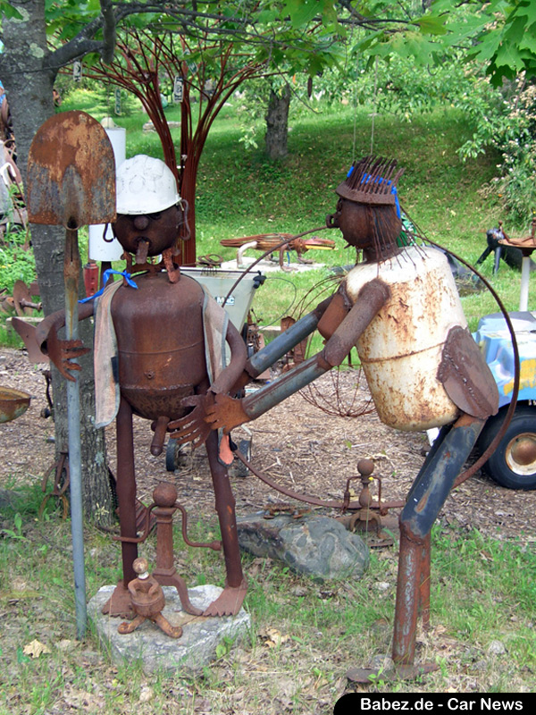 Recycle Art Offbeat Roadside Attractions Pictures And Wallpaper