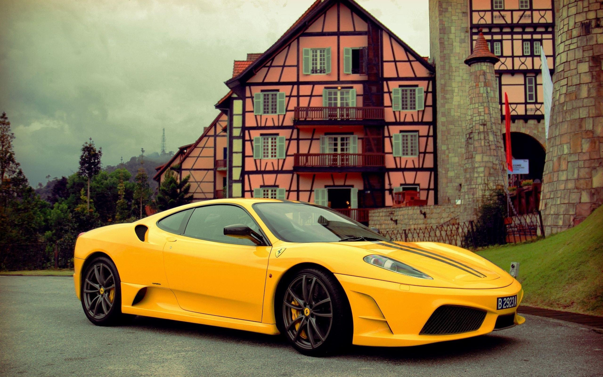Yellow Ferrari Background 36202 2560x1600px 2560x1600