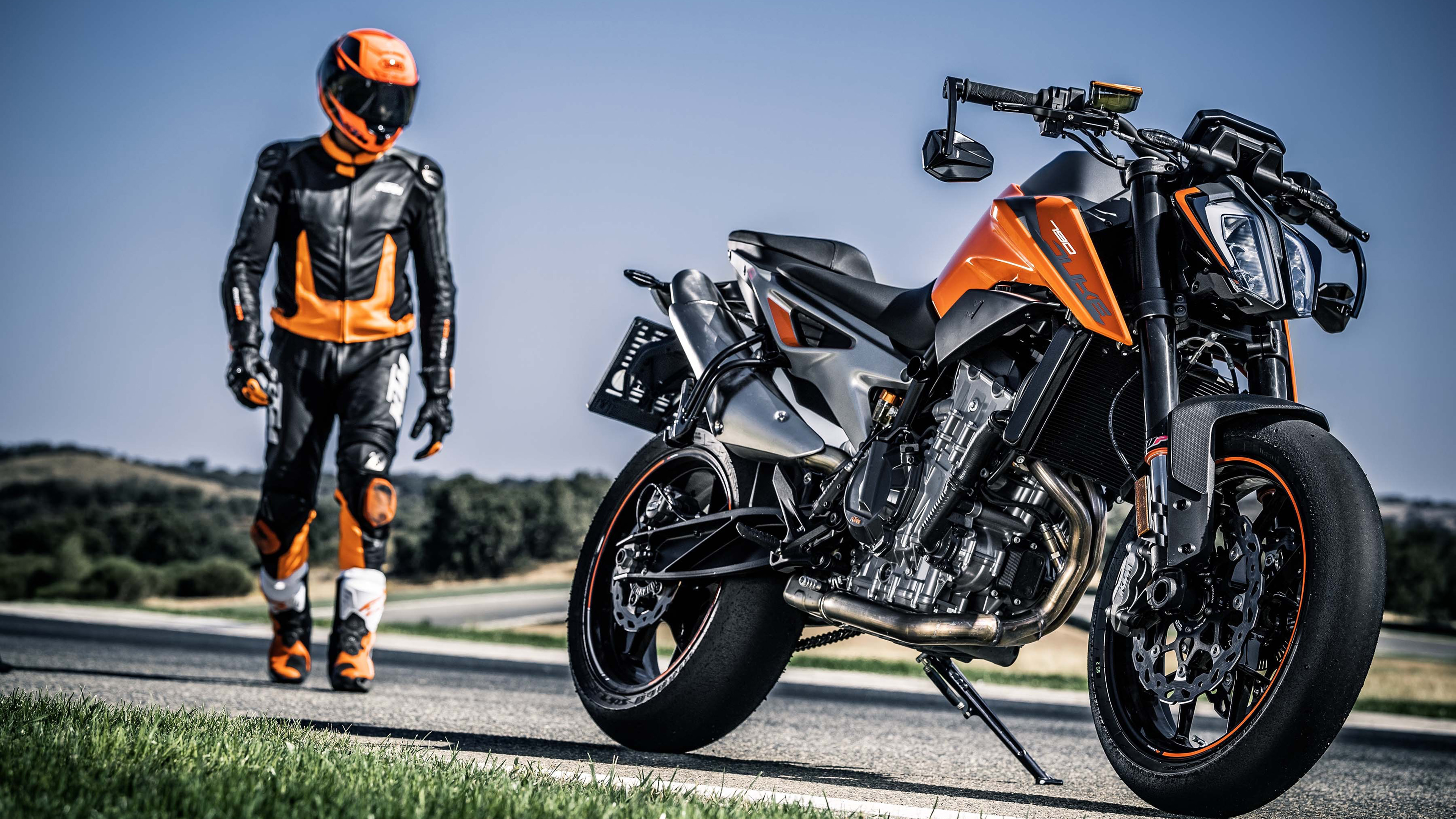 Ktm Duke Vehicle 4k Ultra HD Wallpaper