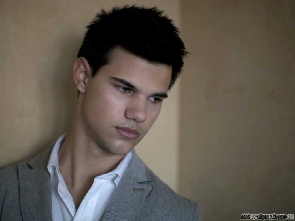 Taylor Lautner Hollywood Actor Desktop Wallpaper Pc