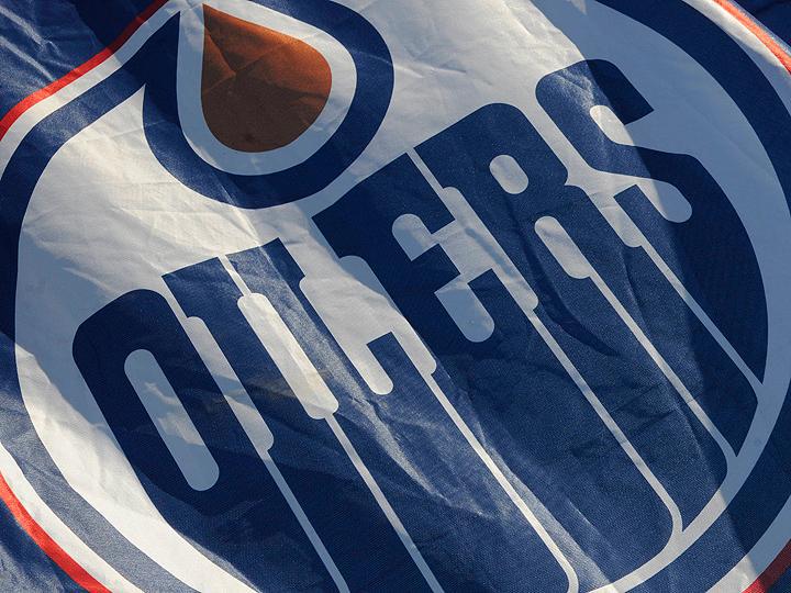Oilers Draft Lottery Tweetup   12042011   Edmonton Oilers Octane 720x540