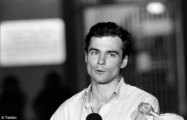 Tim Kaine Wins Legion Of Besotted Fans Who Go Wild Gushing Over Wallpaper