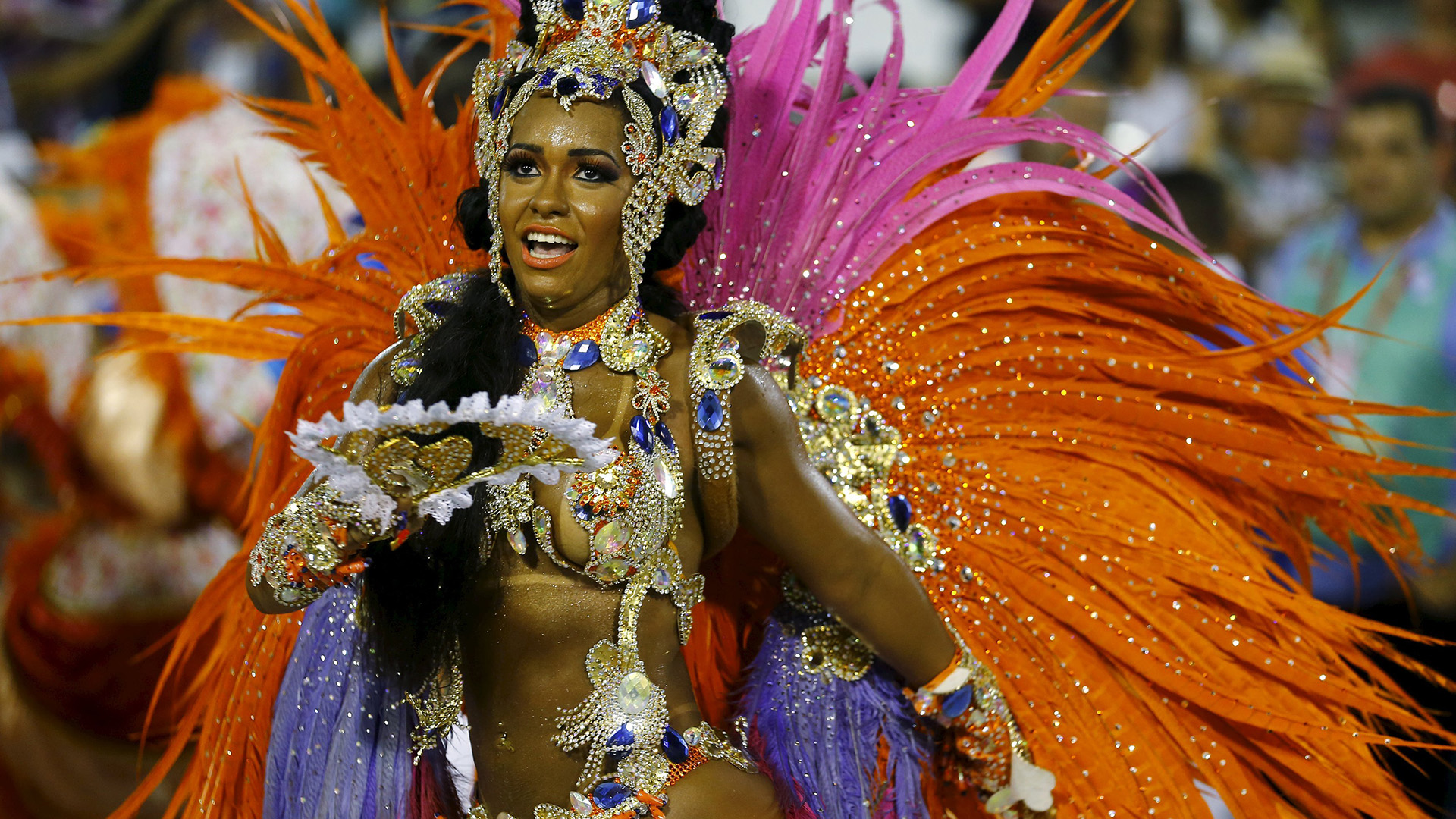 Spectacular Sexy Samba Rings In Rio S Carnival