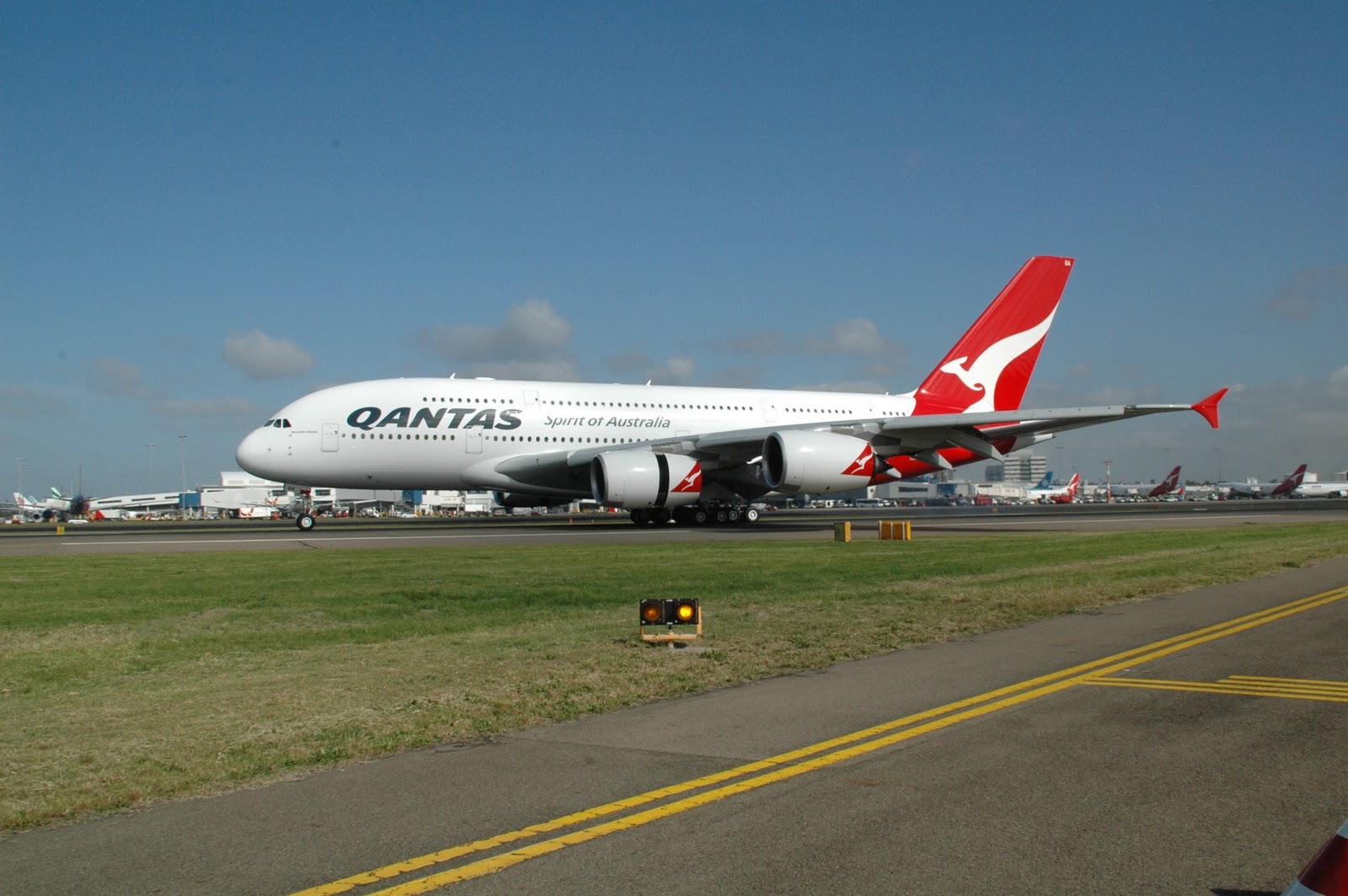 Airplanes Phots And Image Quantas Airline Airbus Planes At The