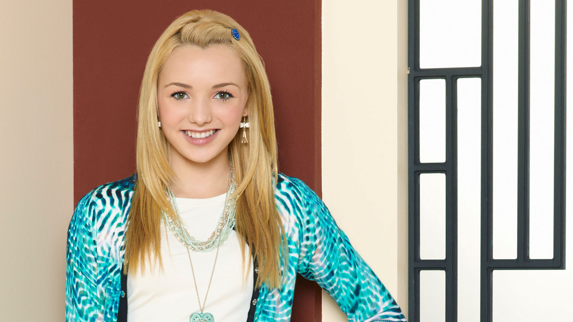 Emma From Jessie Disney Channel Donwload Car HD Wallpaper Picture