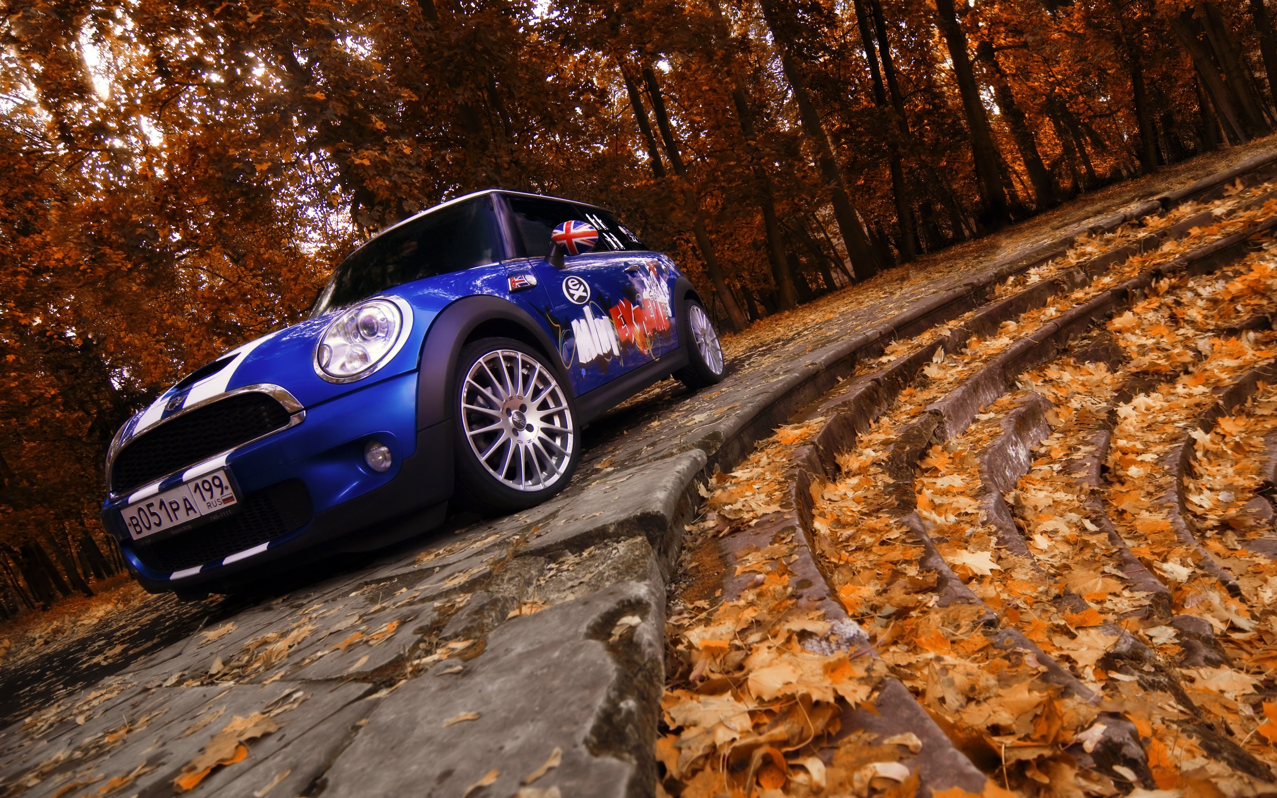 Mini Cooper in Fall Exclusive HD Wallpapers 2253 2560x1600