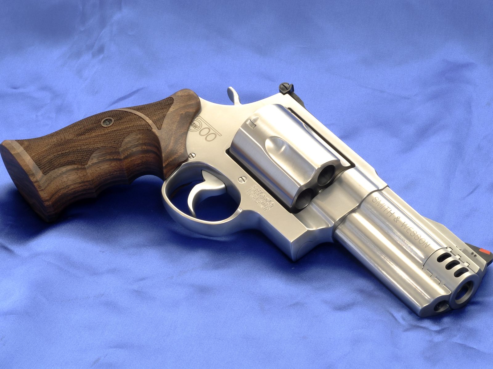 Smith Wesson Revolver Puter Wallpaper Desktop Background