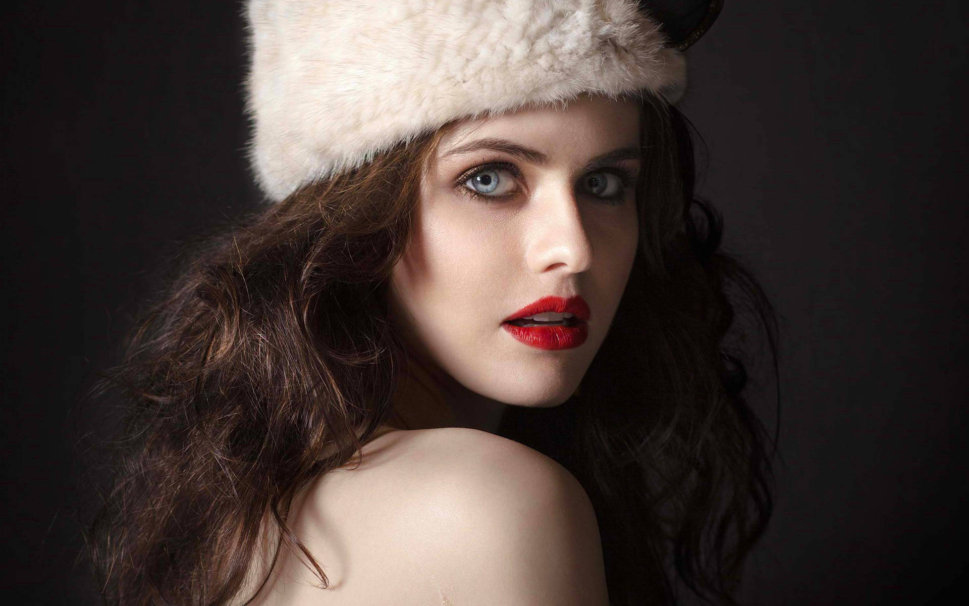 Beautiful Actress HD Wallpaper