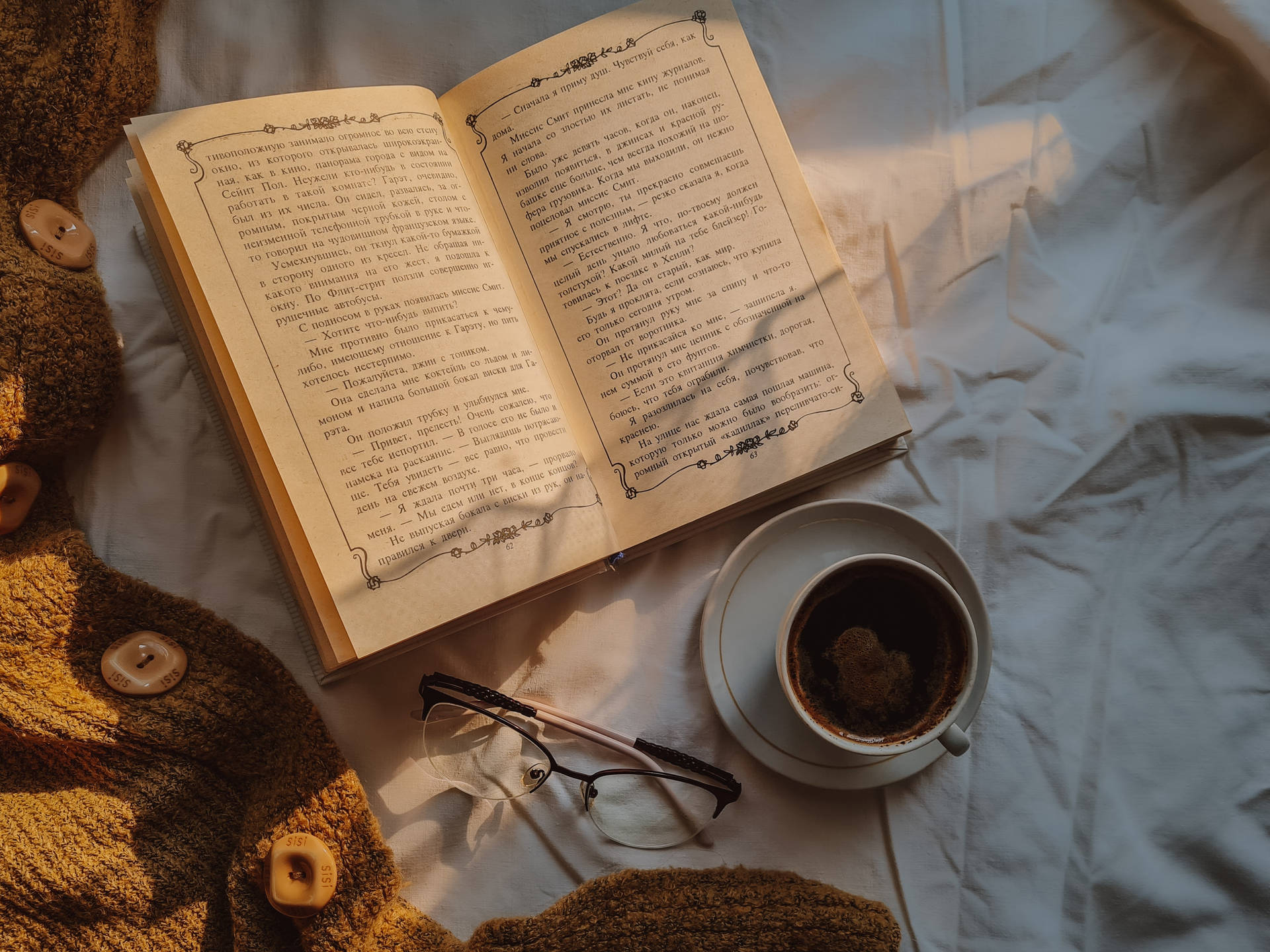 Book Aesthetic Wallpaper