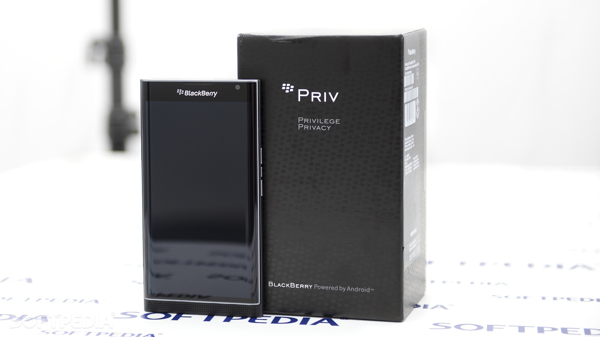 Blackberry Priv Officially Introduced In Italy But It S Heavily