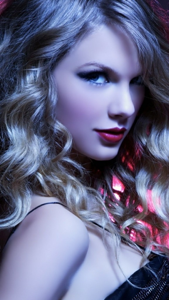 Sexy Taylor Swift iPhone Wallpaper