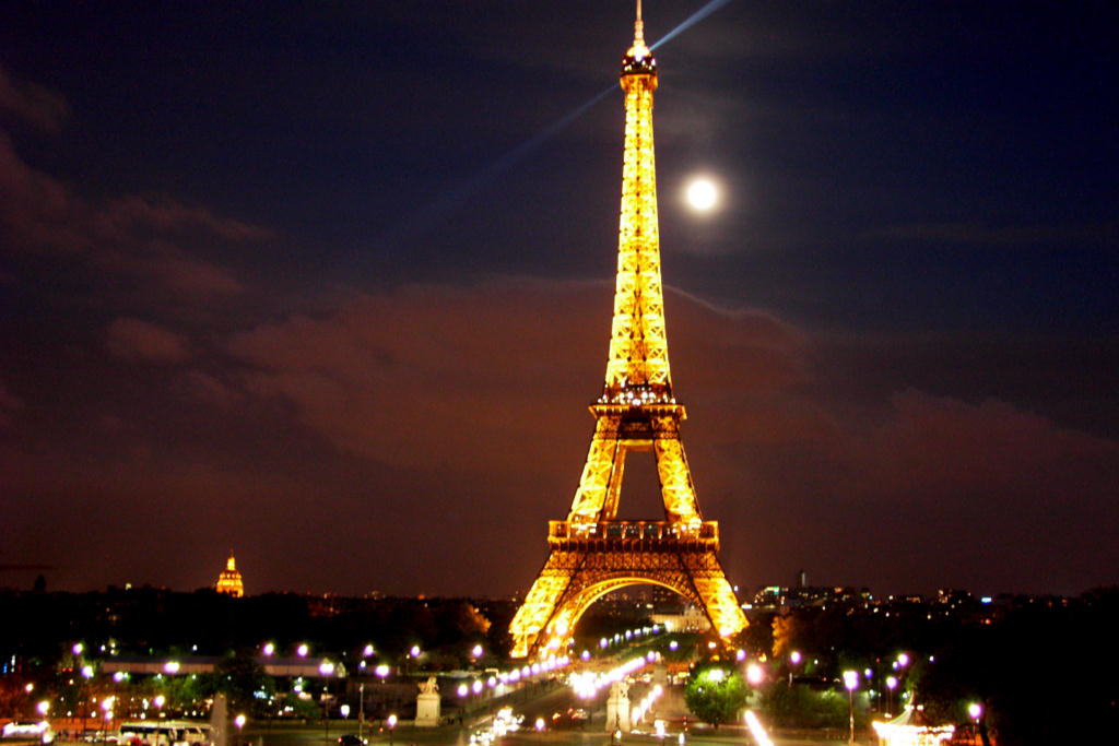 Eiffel Tower At Night Wallpaper HD Jpg