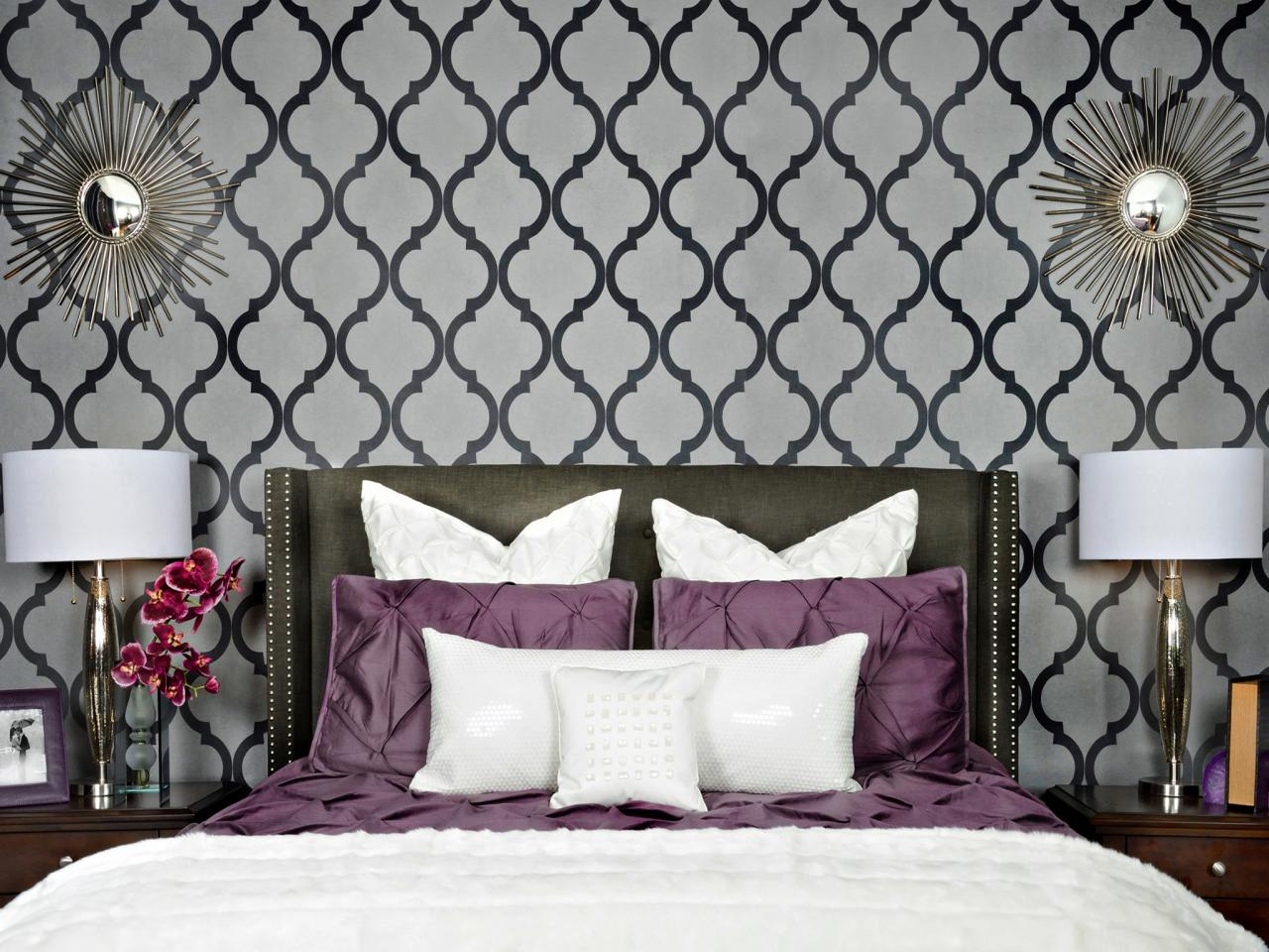 Dramatic Wallpaper In Gray Contemporary Bedroom And Black Trellis