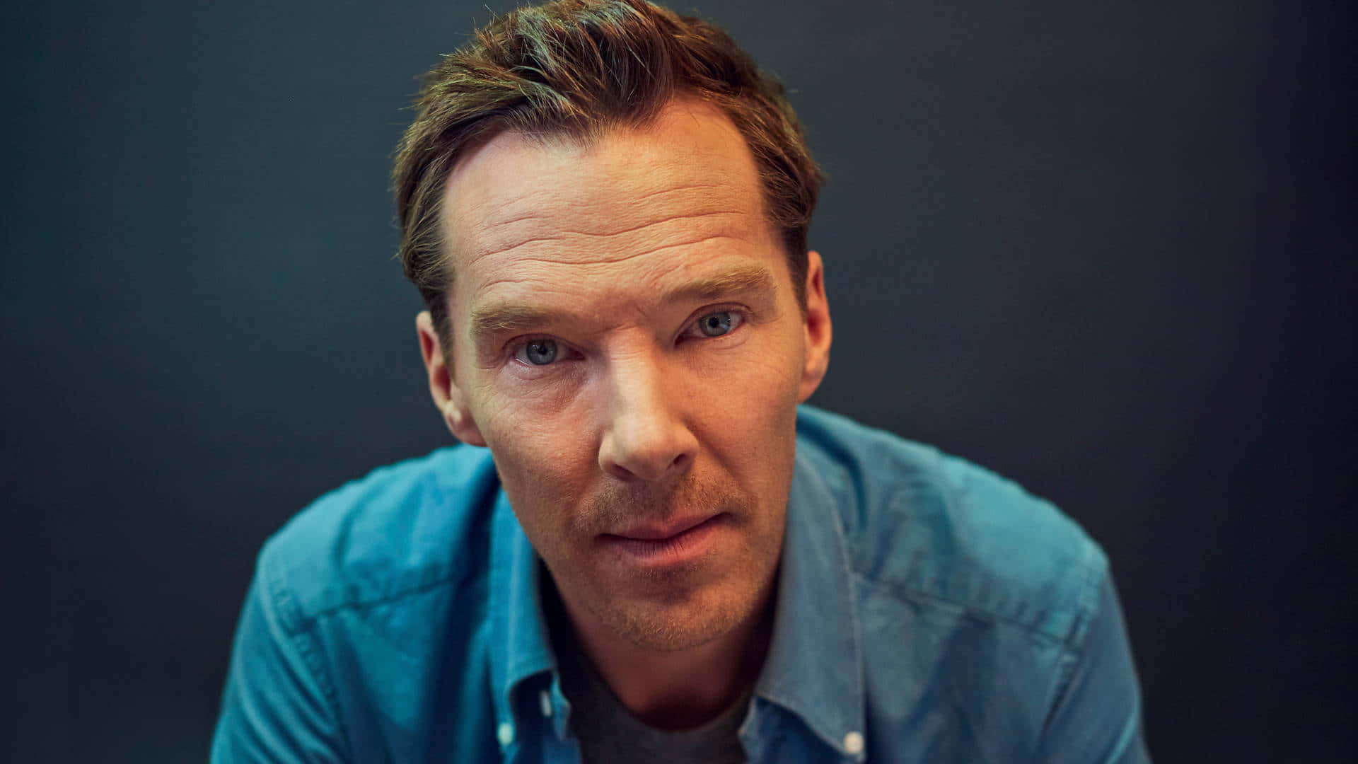 En Benedictcumberbatch Hintergrund Wallpaper