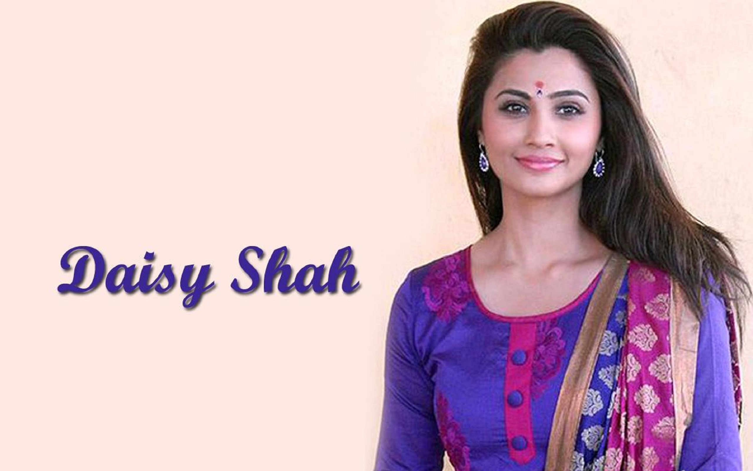 Daisy Shah In Simple Blue Dress Wallpaper