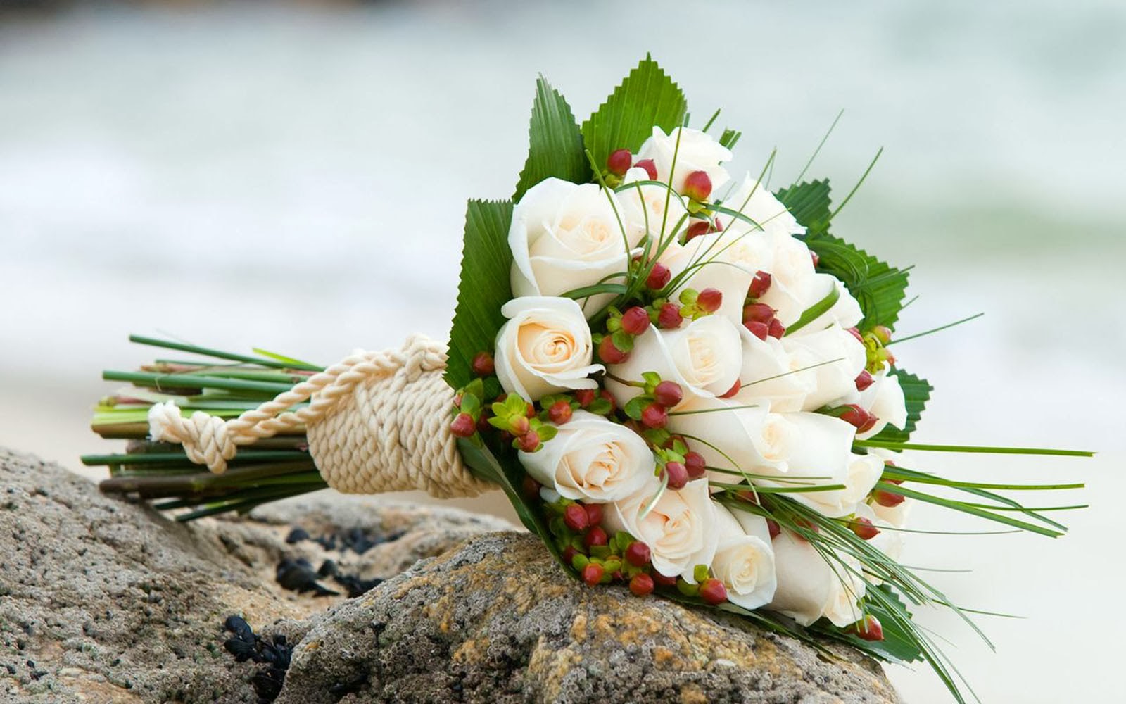 White Rose Bouquet Wallpaper