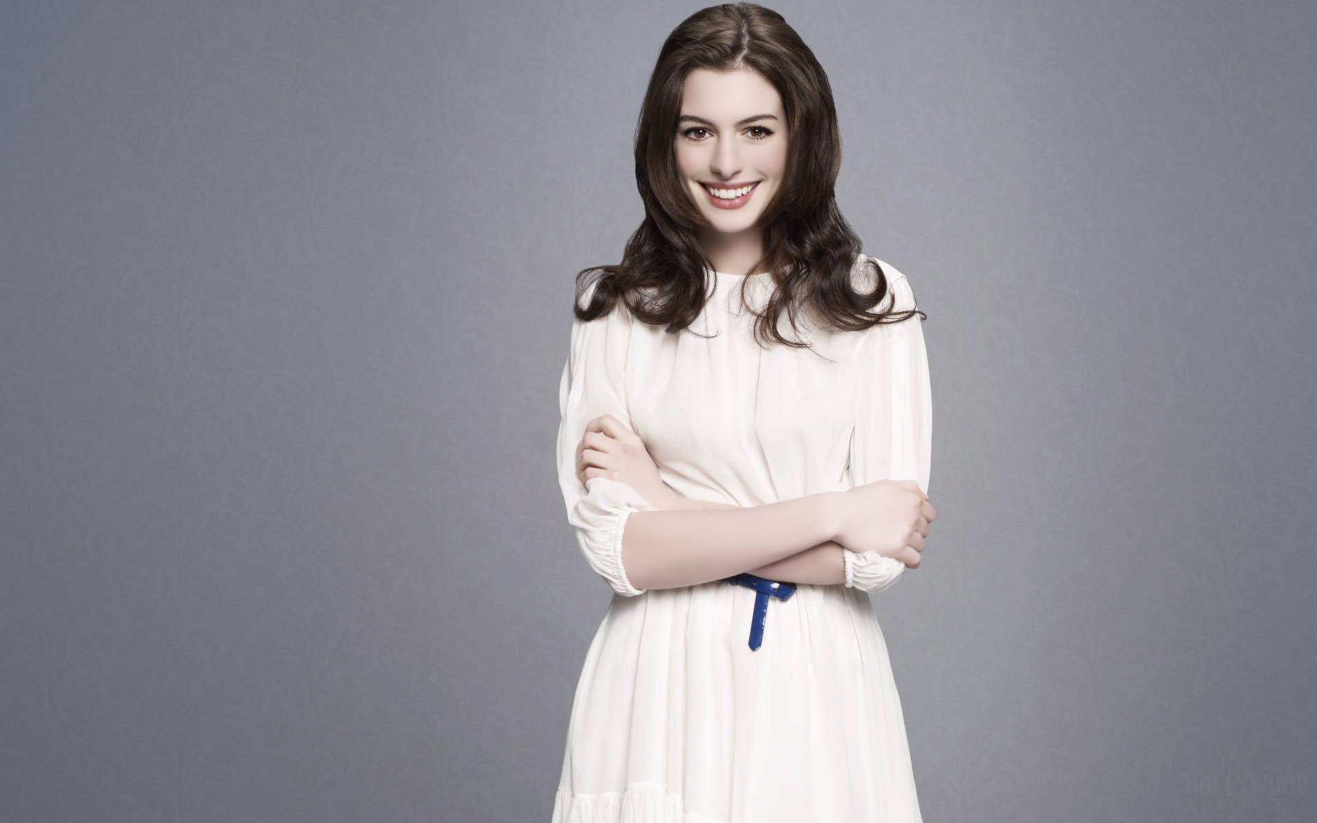 Wallpaper Cute Anne Hathaway HD Expert