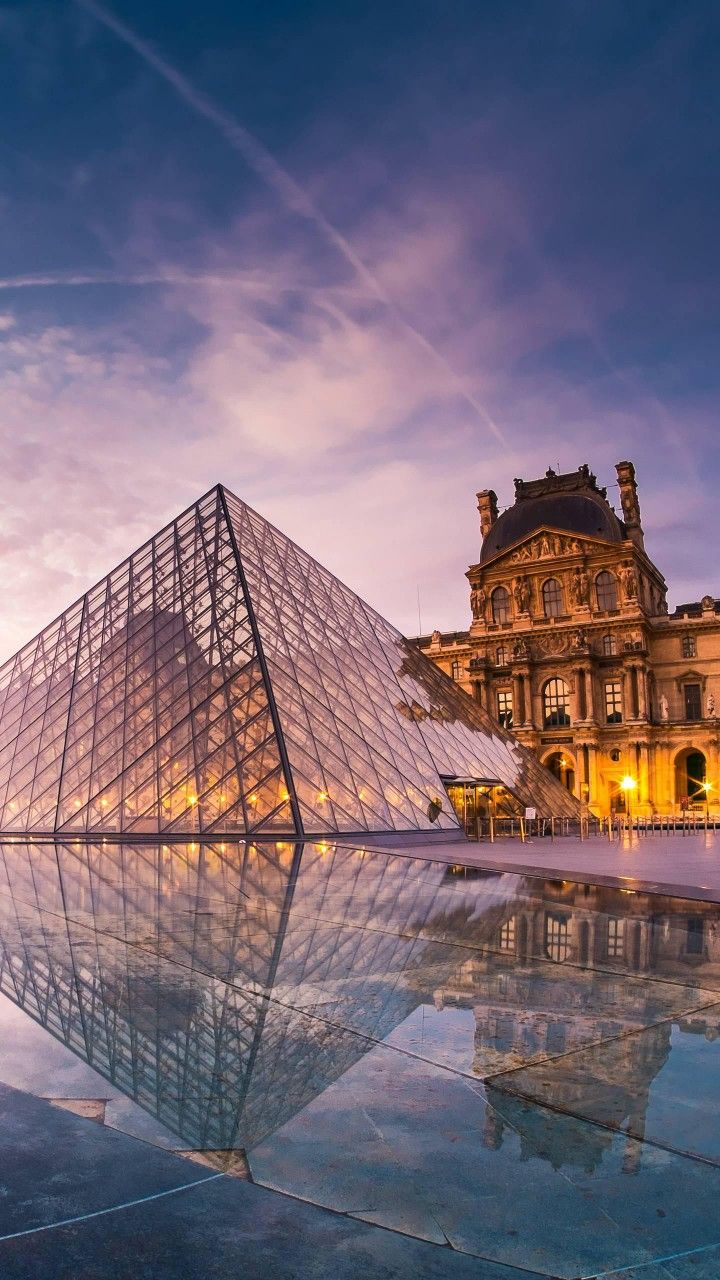 Louvre Paris Beautiful Scene In iPhone