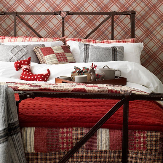 Country Bedroom With Red Tartan Wallpaper Decorating Checks