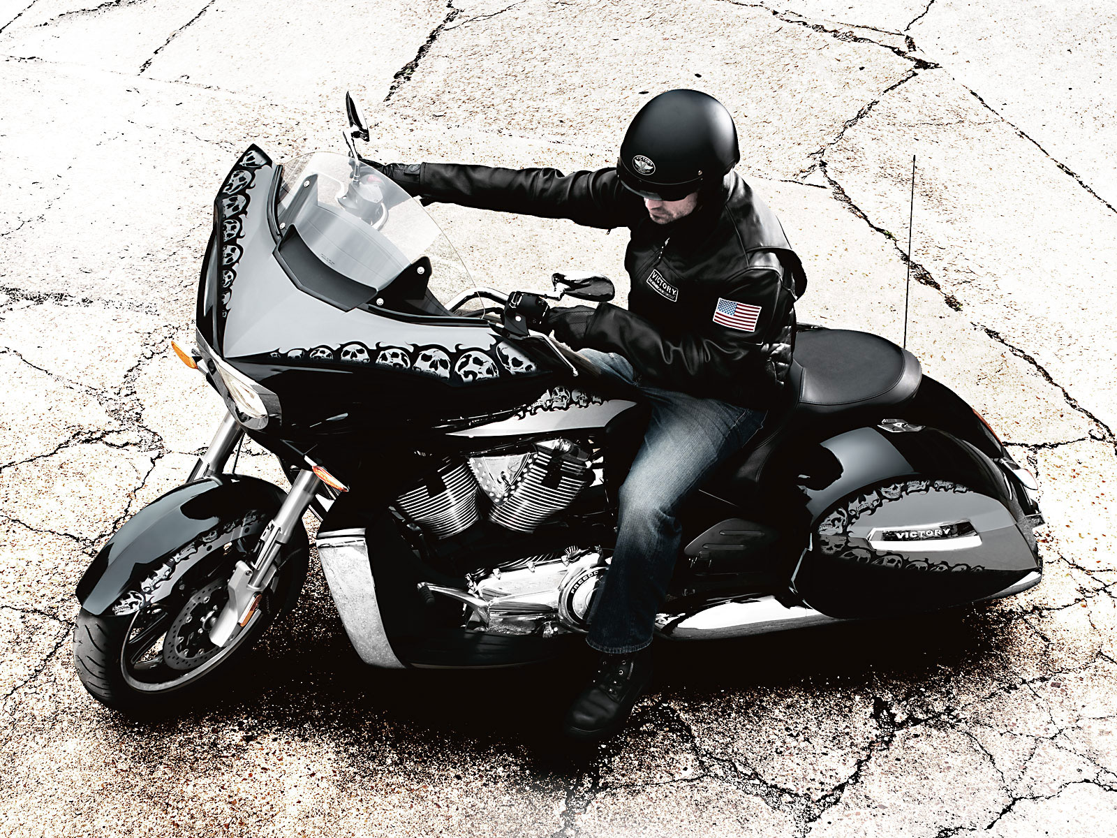 2010 VICTORY Cross Country Motorcycle Desktop Wallpaper