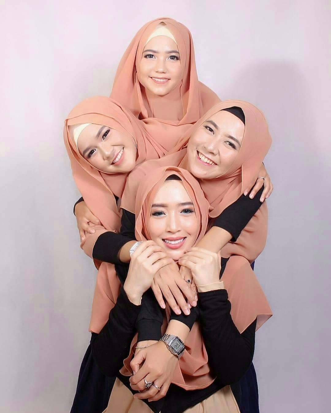 Pashmina Hijab Girl Wallpaper