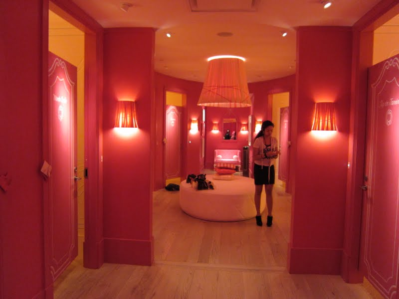 Victoria Secret Wallpaper Room