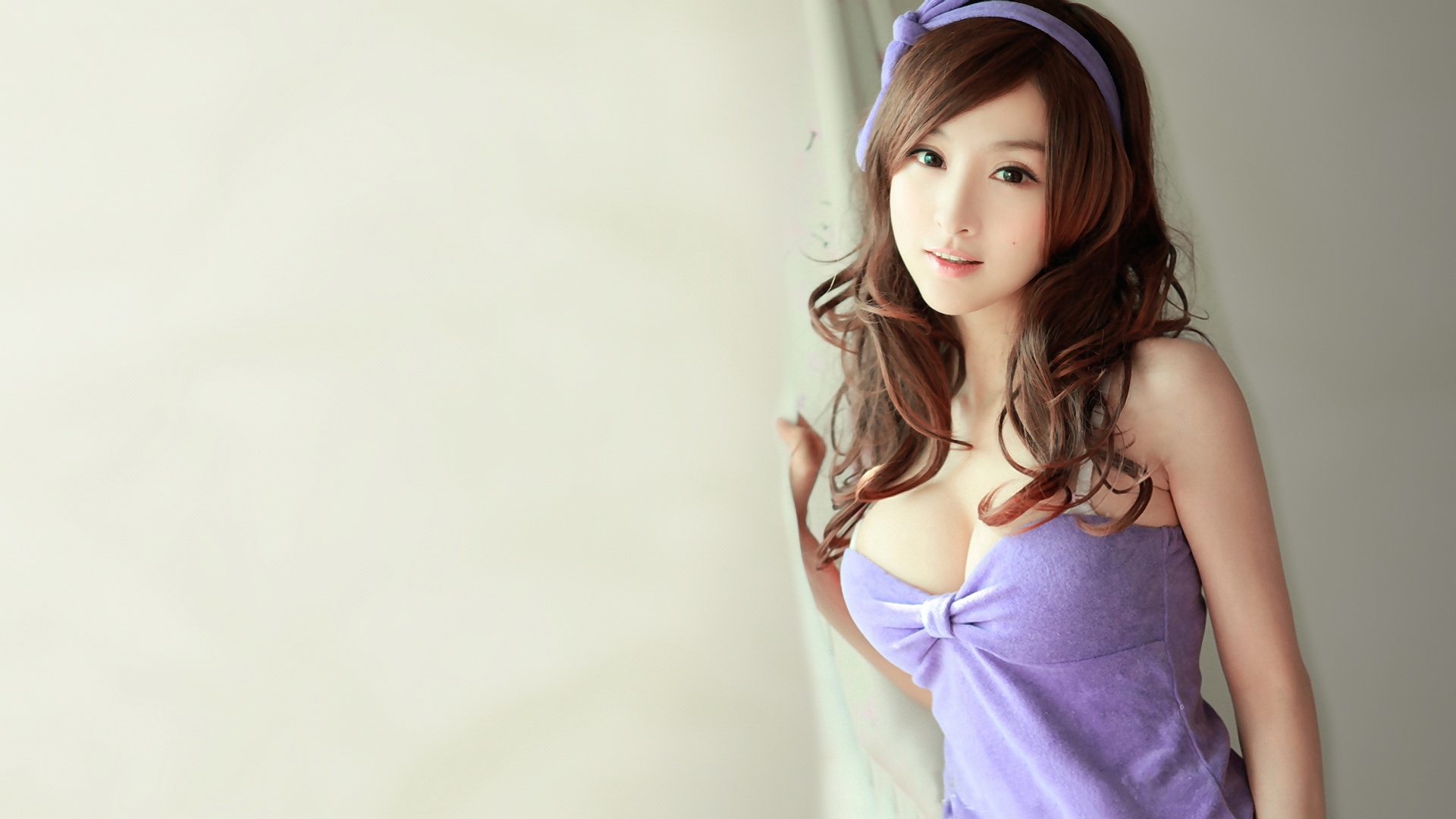 Top 11 Cute Asian Girls and Beautiful Windows Wallpapers