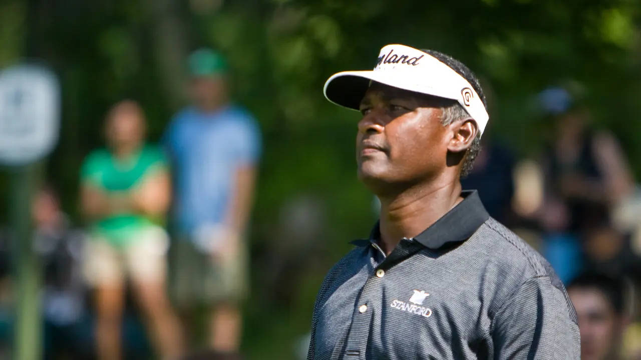 Close Up Vijay Singh In Gray Shirt Urd6blf21hx8e2s4 Wallpaper