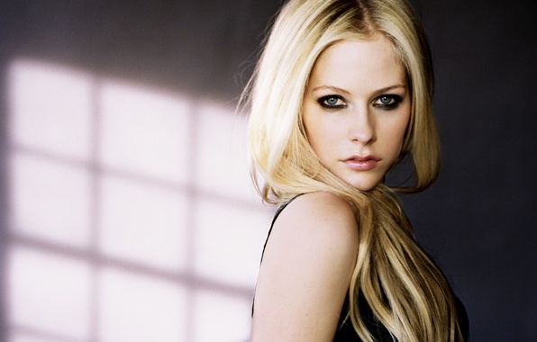 Lavigne Singer Girl Blonde Flirt Wallpaper Photos Pictures