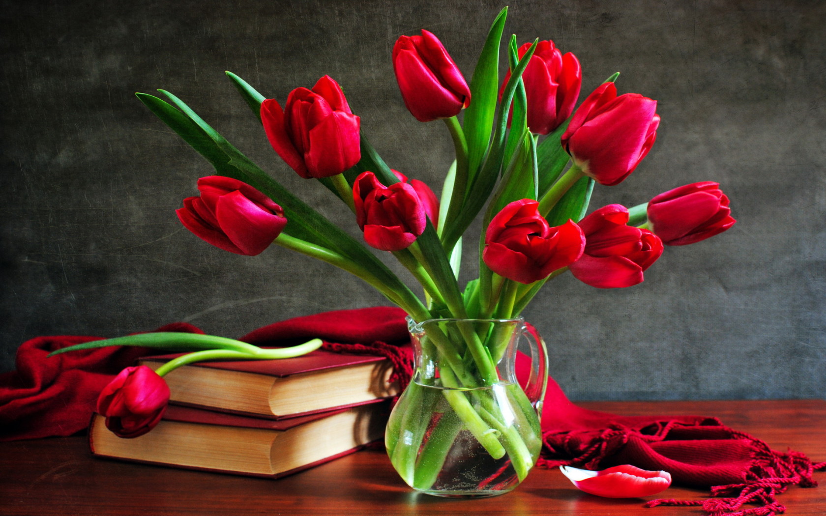 Tulips In A Vase Desktop Wallpaper