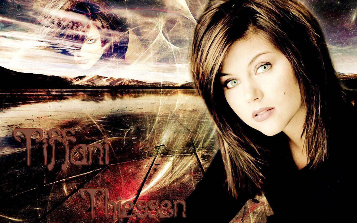 Tiffani Thiessen Wallpaper
