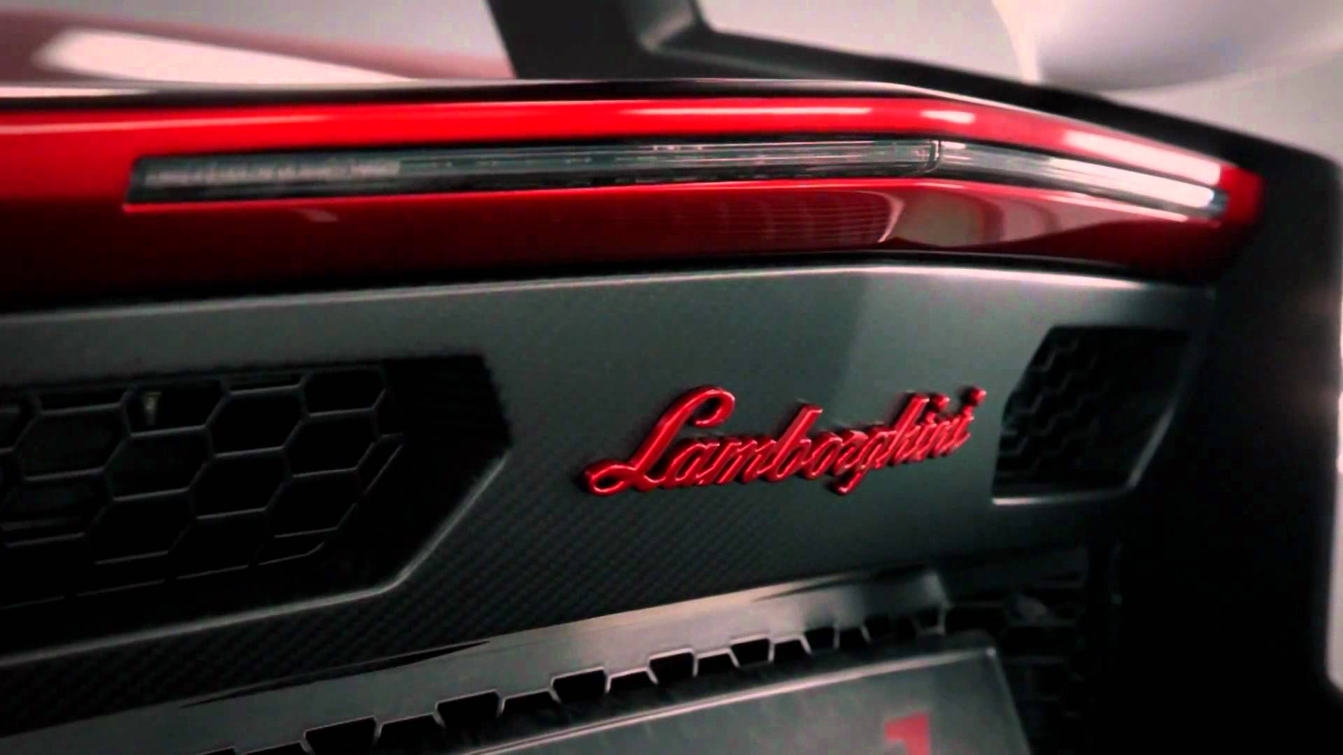 Lamborghini Aventador Wallpaper HD Group