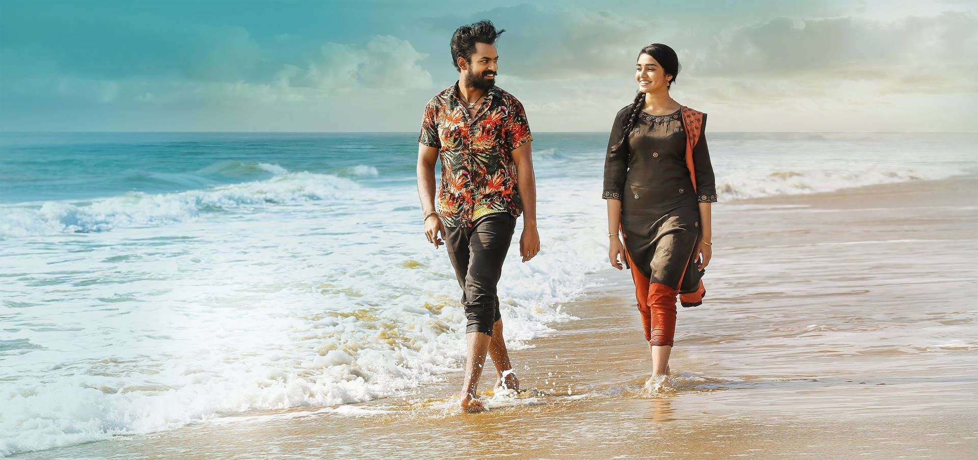 Uppena Aasi And Sangeetha At Addaripeta Beach Wrulavizy5Kq5Pr0 Wallpaper