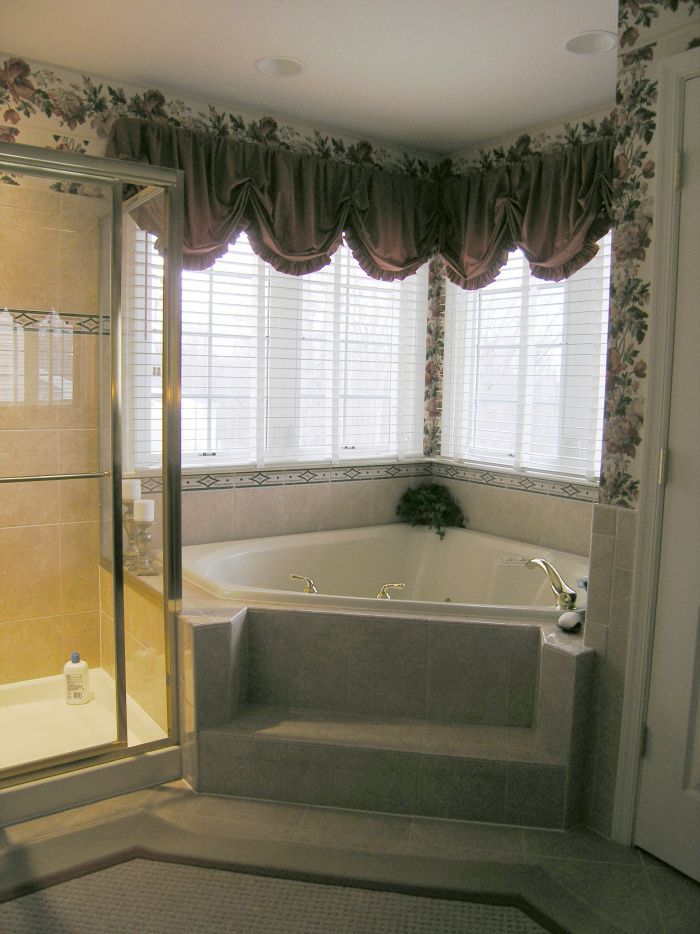 Charming English Cottage Grandeur For A Guest Bedroom Master Bathroom