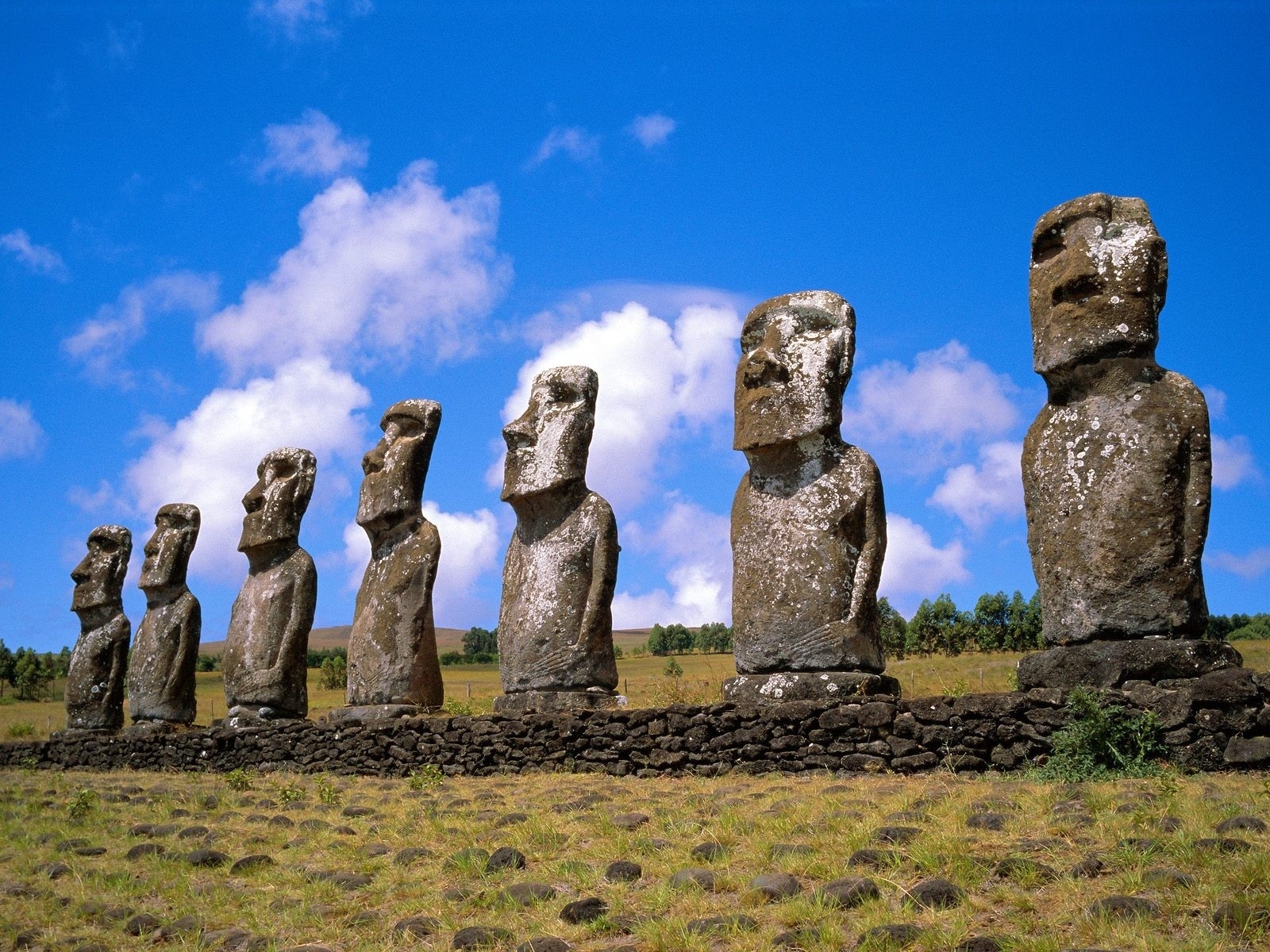 Wallpaper Ancient Easter Island Moai
