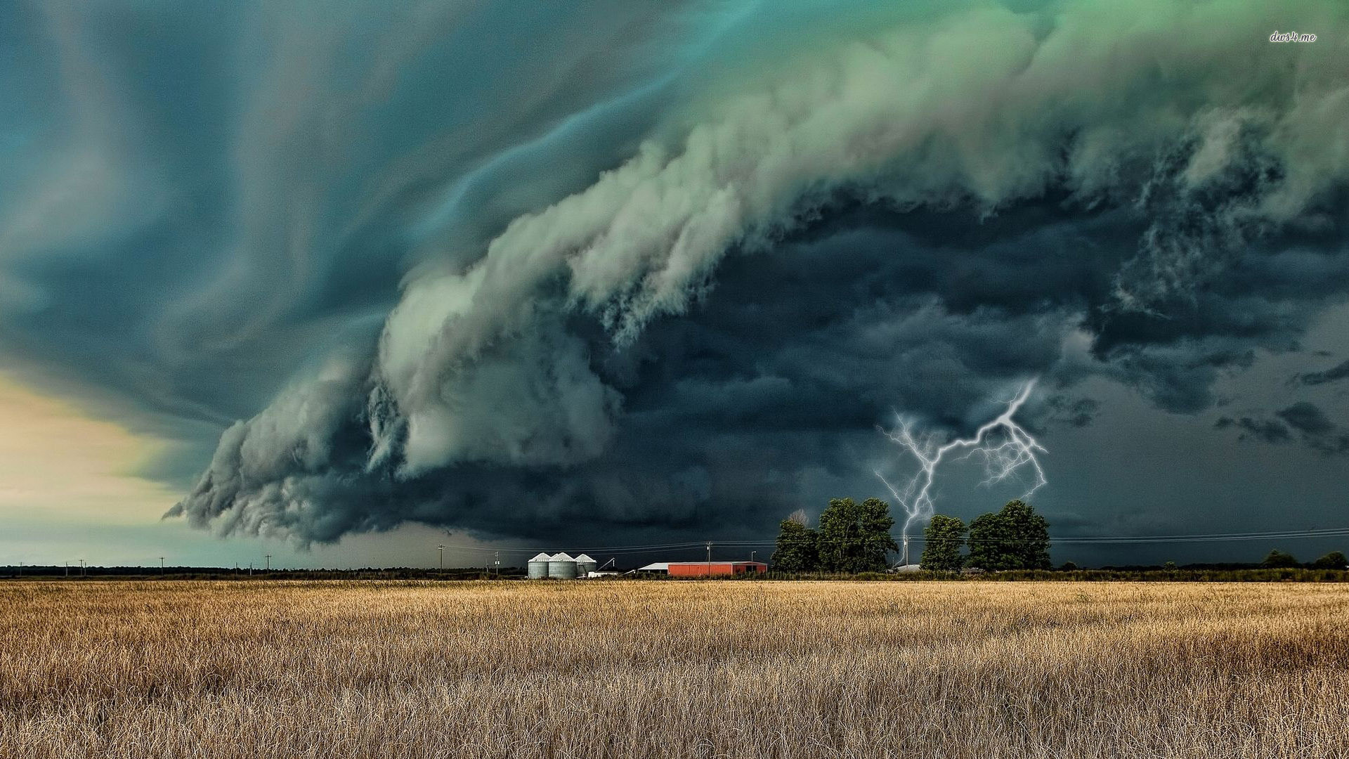Storm Cloud Desktop Wallpaper Image