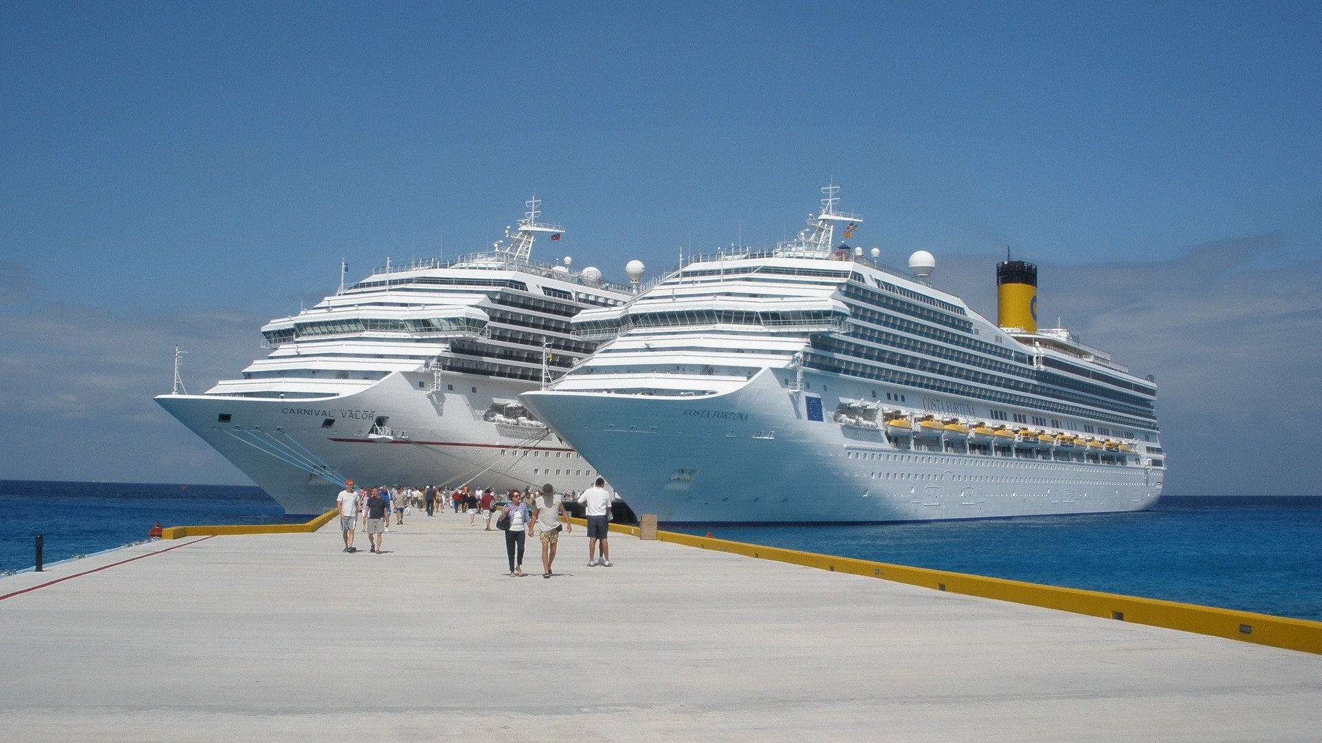 Tourism Luxury Cruise Ship Wallpaper