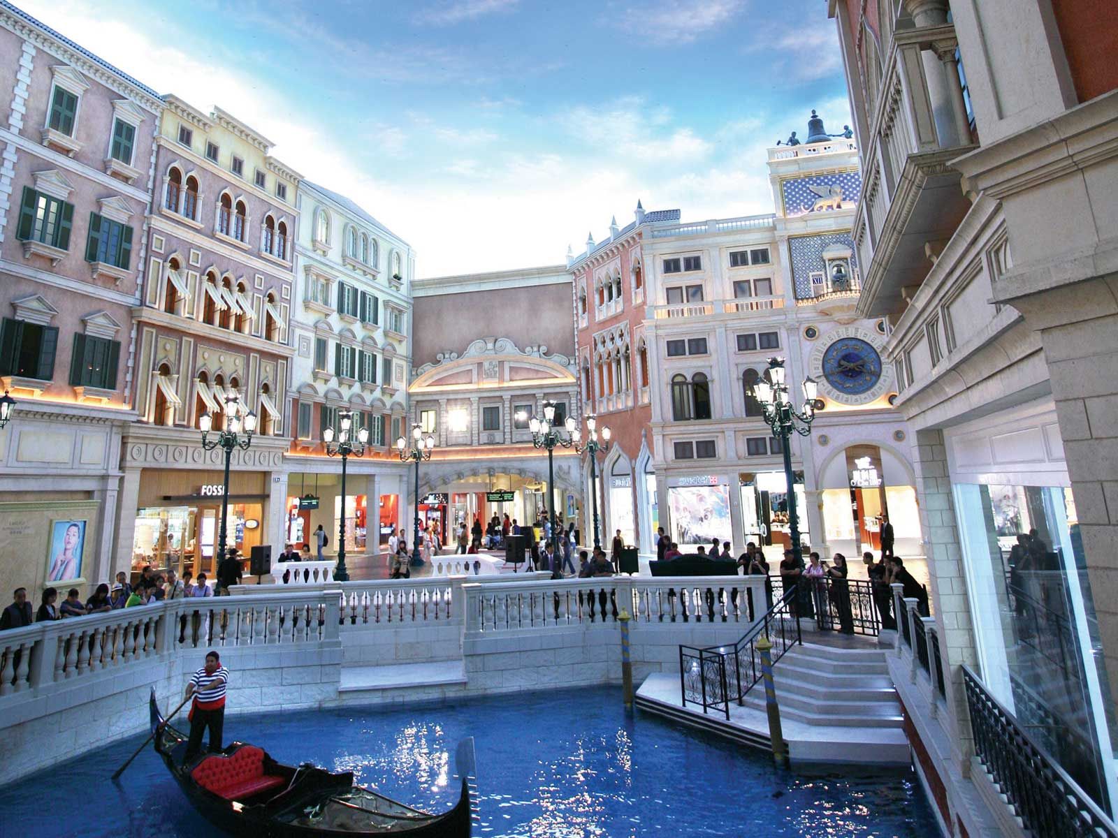 The Grand Canal Shoppes Offers A Las Vegas Shopping Experience