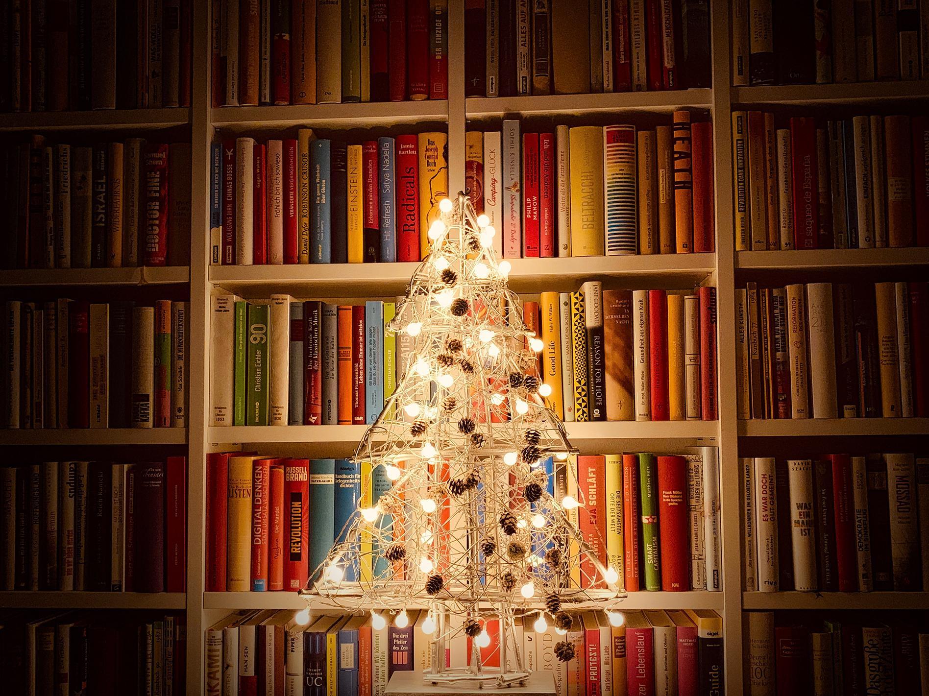 🔥 [34+] Christmas Book Wallpapers | WallpaperSafari