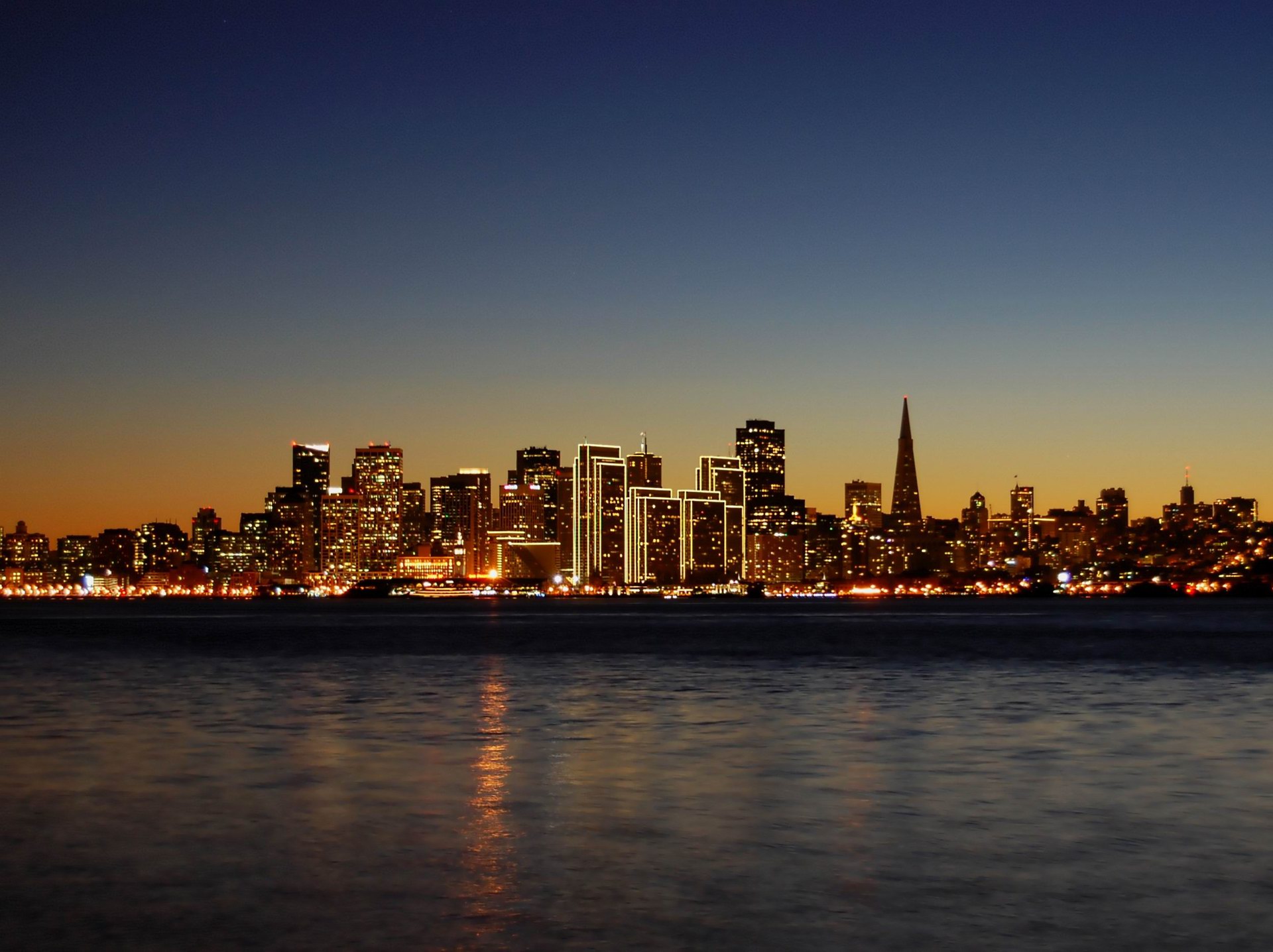 San Francisco Skyline at Night   wallpaper