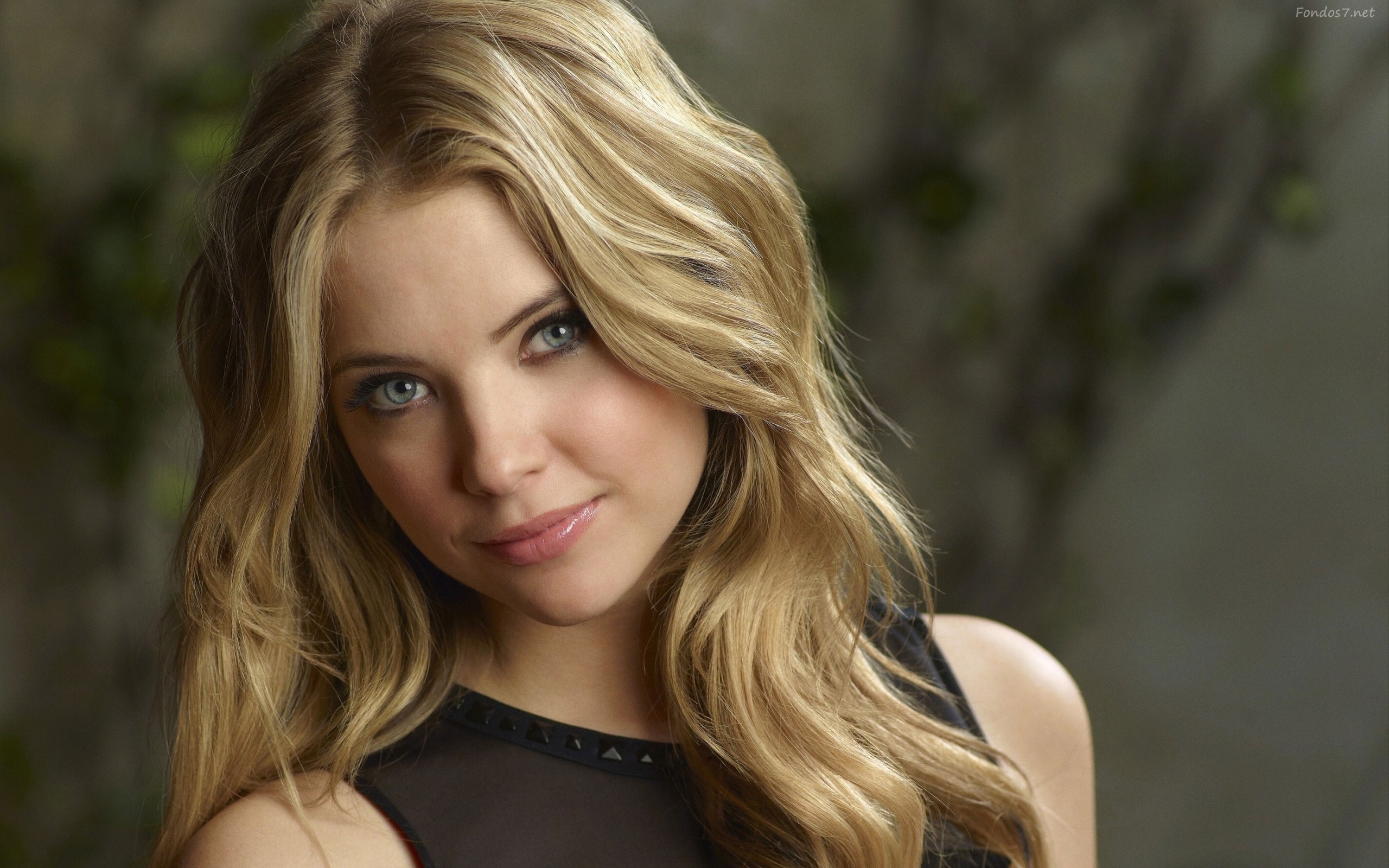 Descargar Fondos De Pantalla Ashley Benson HD Widescreen Gratis