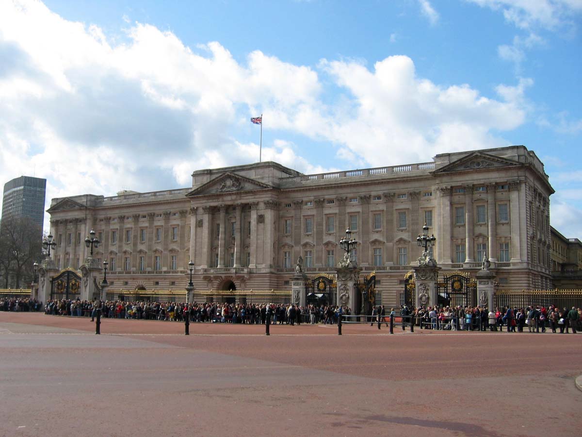 Buckingham Palace Wallpaper Background