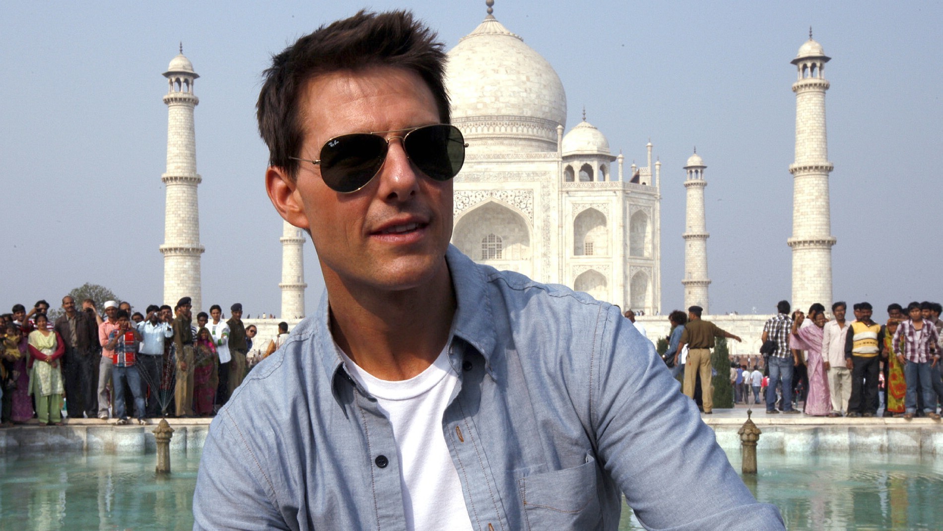 Tom Cruise at Taj Mahal Aagra HD Wallpapers