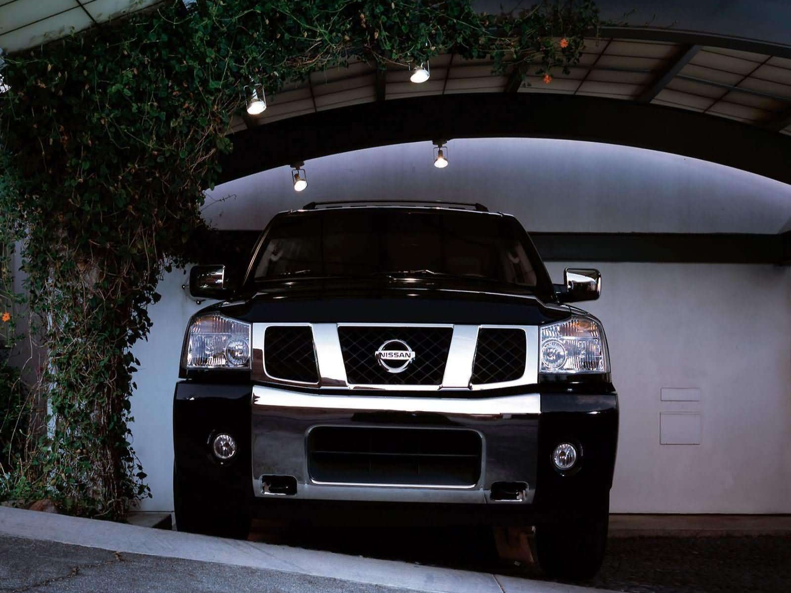 Nissan Pathfinder Front Wallpaper