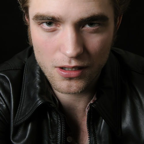 Robert Pattinson Is Horny Wallpaper