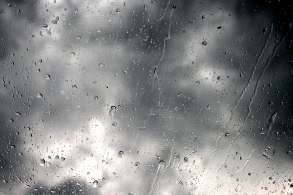 Rain On Glass Wallpaper Windows Desktop