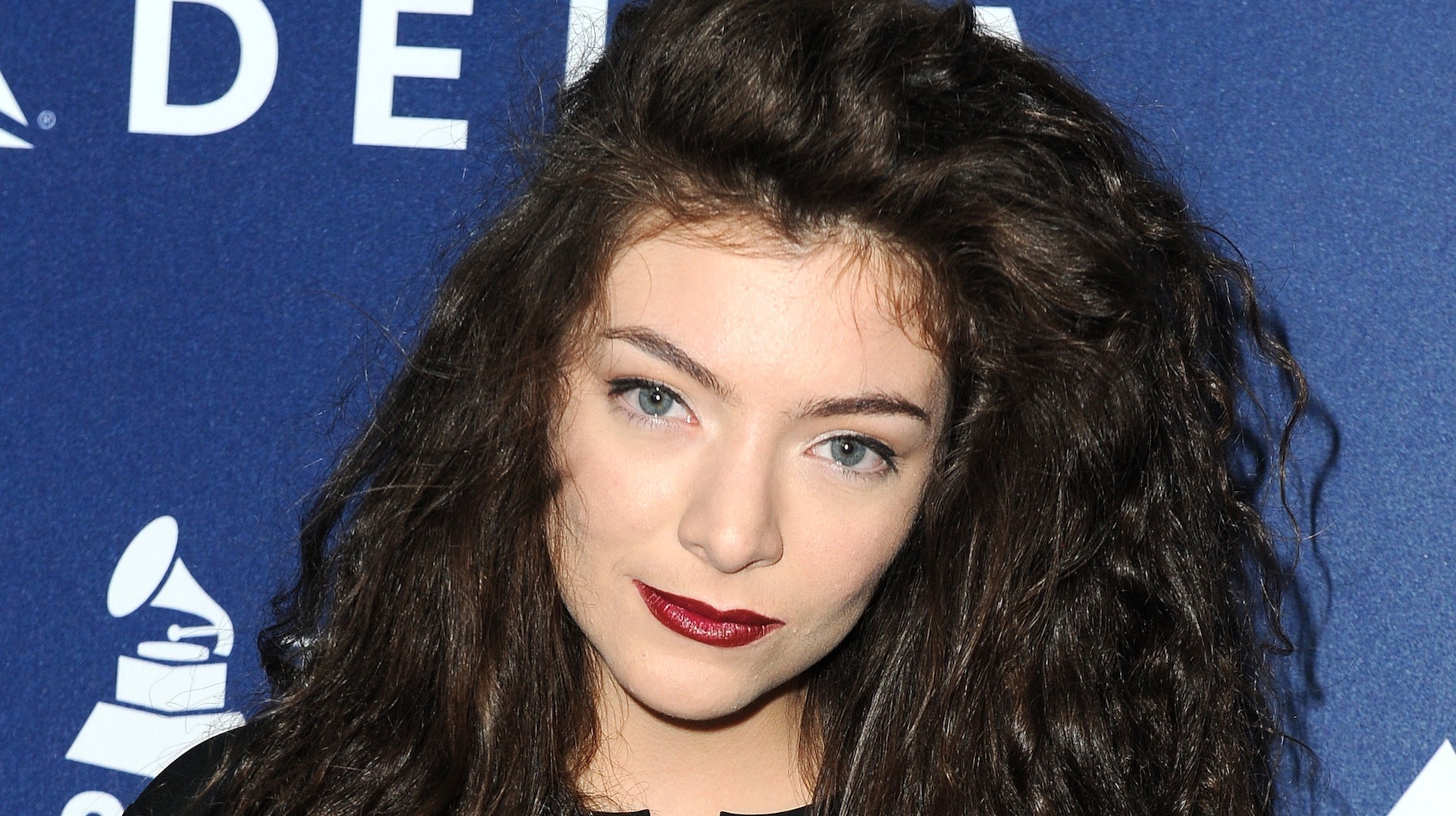 Lorde Image Grammys HD Wallpaper And Background Red