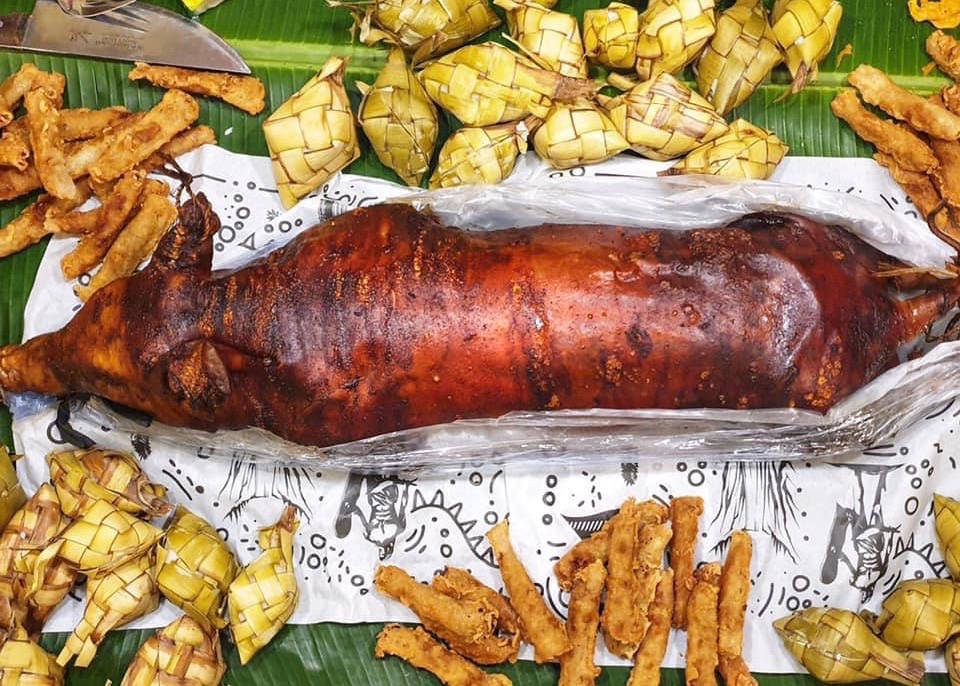 Lechon On Table With Leaves Ribi3i2buh8snx0n Wallpaper